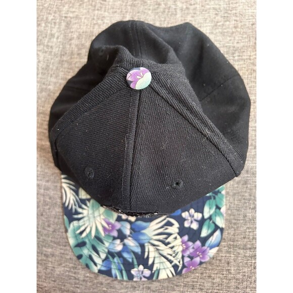 American Needle NHL Chicago Blackhawks Tropical Hawaiian Strapback Hat Cap NEW - Picture 6 of 7